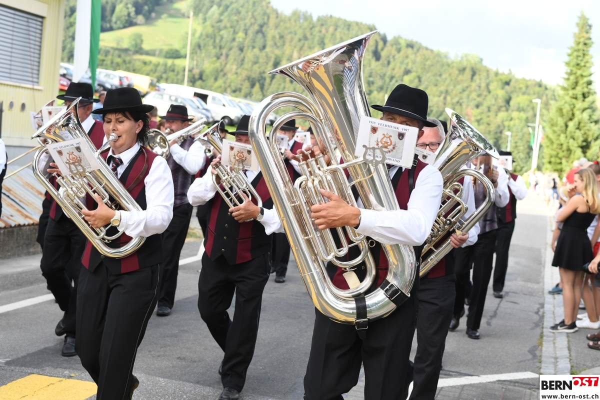 Marschmusikparade An Der Dorfchilbi Bleiken